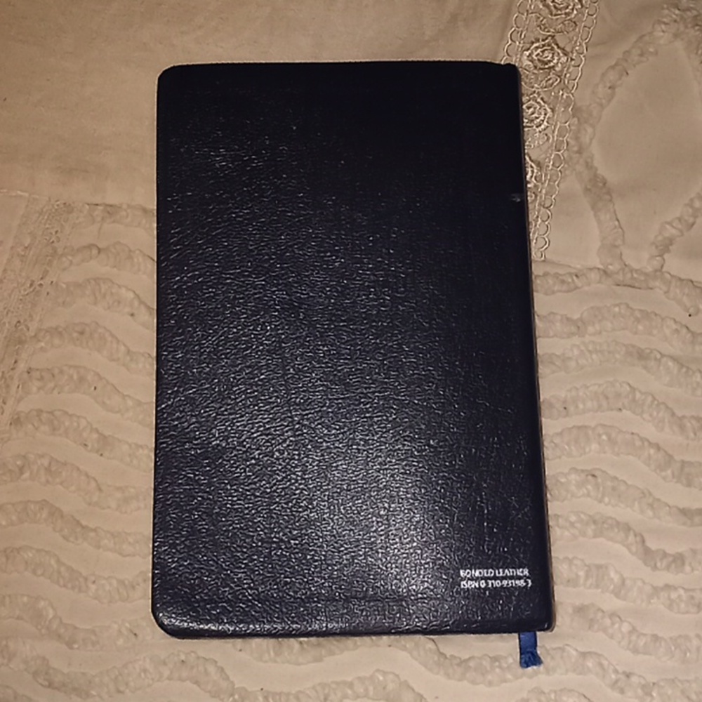 Ziondervan King James Reference HOLY BIBLE Large Print - Picture 2 of 16